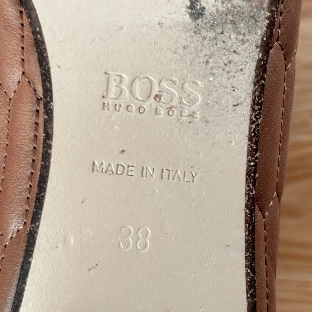Hugo boss brown leather flats in size 38 - Picture 2 of 8